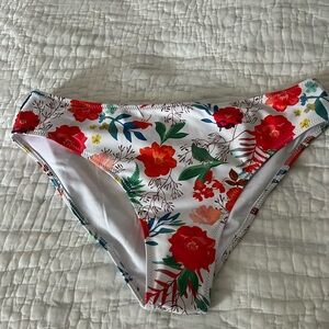 Brand new Tankini. Hot pink floral bottoms. So cute but too big for me. 🥲